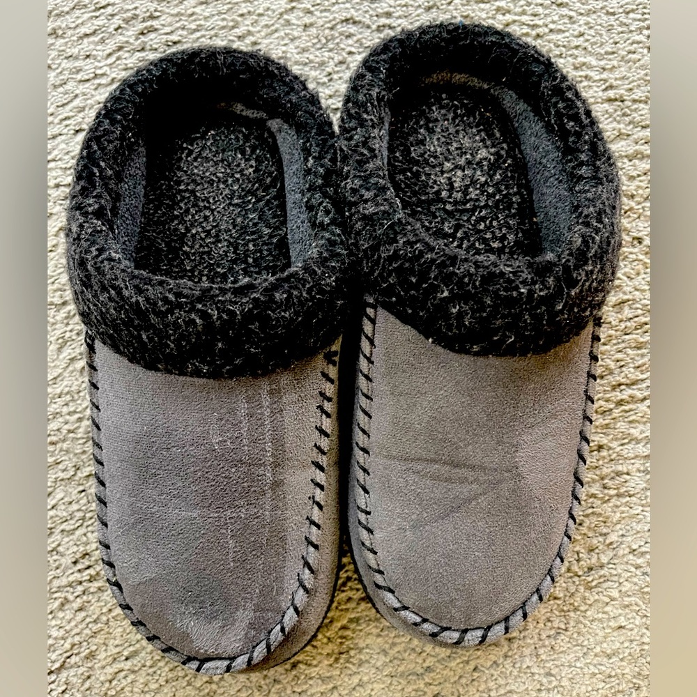 ULTRA IDEAS Leather/Faux Fur Slides/Slippers. Rubber soles. Size EU 42-43/US 8.5